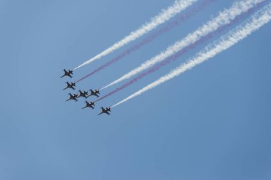 Izmir, Türkiye - 9 Eylül 2018. Solo Turk bir Air Show üzerinde Izmir gökyüzü bağımsızlık Izmir gününde gerçekleştirir.