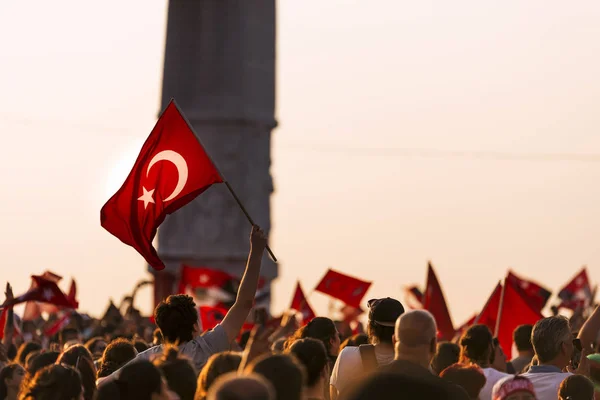 Septiembre Día Independencia Izmir Gente Abarrotada Plaza Gundogdu Una Bandera —  Fotos de Stock