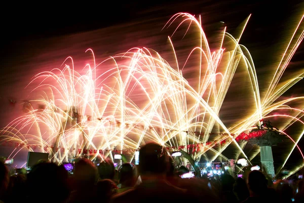 Izmir Turkije September 2018 Republikeinse Boom Met Vlaggen Mensen Vuurwerk — Stockfoto