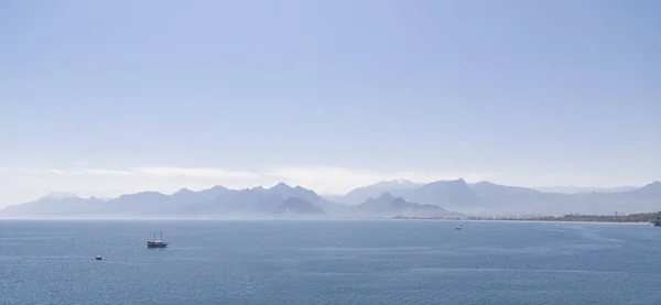 Panoramautsikt Från Antalya Med Bergen Och Havet — Stockfoto