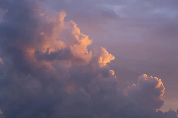 Cumulus Tipo Nuvole Tramonto Con Colori Caldi — Foto Stock