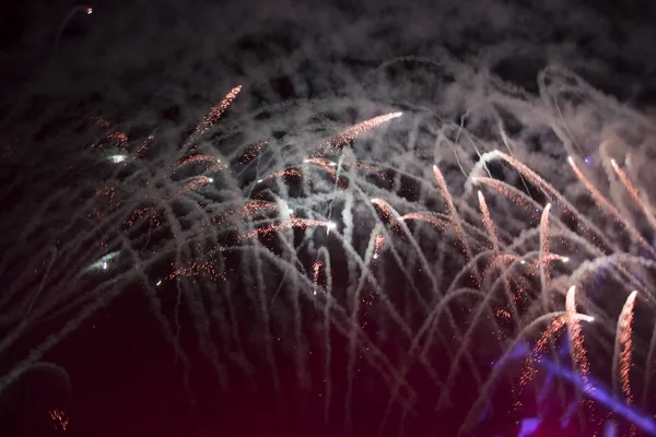 Espectáculo Fuegos Artificiales Coloridos Por Noche — Foto de Stock