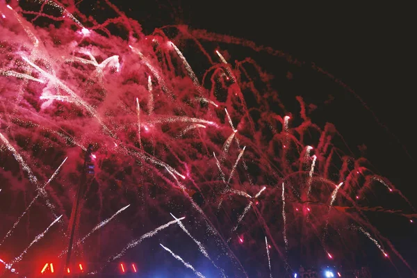 Espectáculo Fuegos Artificiales Coloridos Por Noche — Foto de Stock