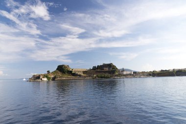 Korfu Adası Yunanistan yataydan deniz.