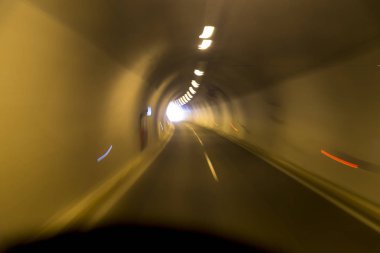 Bir tünel ile Yunanistan biraz uzun pozlama fotoğraf.