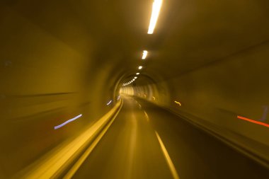 Bir tünel ile Yunanistan biraz uzun pozlama fotoğraf.