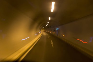 Bir tünel ile Yunanistan biraz uzun pozlama fotoğraf.