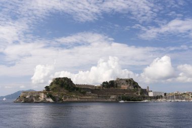 Korfu Adası Yunanistan yataydan deniz.