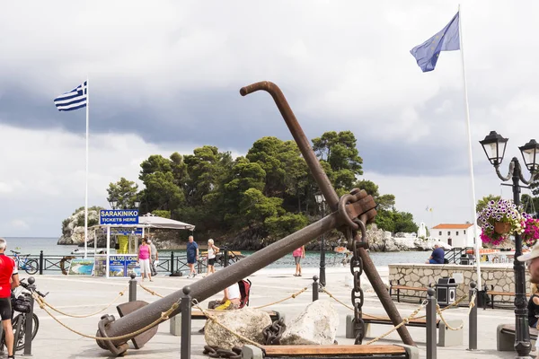 Parga Grécia Junho 2018 Âncora Parga Grécia Com Turistas Redor — Fotografia de Stock