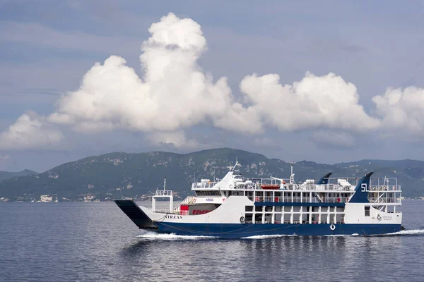 Parga Grécia Junho 2018 Barco Vapor Sobre Mar Que Transporta — Fotografia de Stock