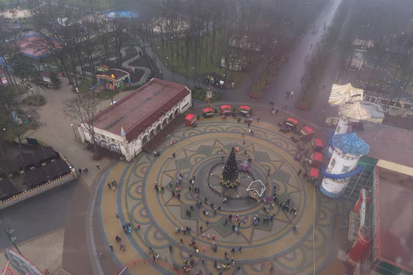 Kharkiv Ukraine December 2017 Draufsicht Auf Weihnachtsbaum Und Menschen Gorki — Stockfoto