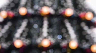 Noel ağacı ve titreşen bokeh ışıkları bu Noel için fantezi.