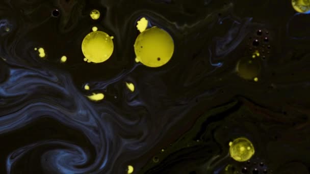 Tinta Acrílica Colorida Abstrata Que Flui Fundo Planetas Células Como — Vídeo de Stock