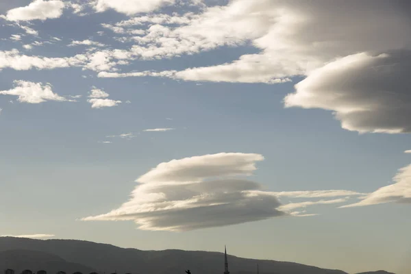 Cumulus Wolken Een Blauwe Lucht Achtergrond — Stockfoto