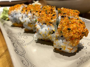 Sushi bir restoranda vurdu yakın.