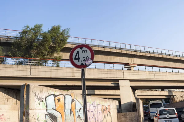 Izmir Turkey August 2018 Metro Bridge Traffic Jam Train Metro — Stock Photo, Image