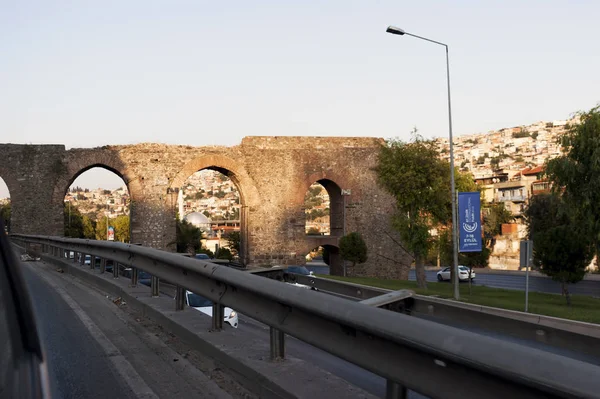 Izmir Turquia Agosto 2018 Historical Aqueducts Architecture Vezirsuyu Yesildere Avenue — Fotografia de Stock