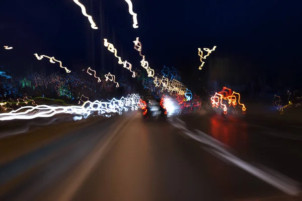 Wygląda Widok Oczu Pijany Kierowca Długa Ekspozycja Zdjęcia Drogowego Nocy — Zdjęcie stockowe