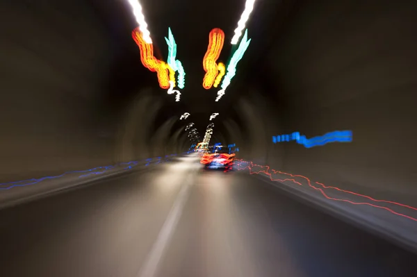 Fahren Tunnel Langzeitbelichtung Foto Mit Wackeligen Lichtern — Stockfoto