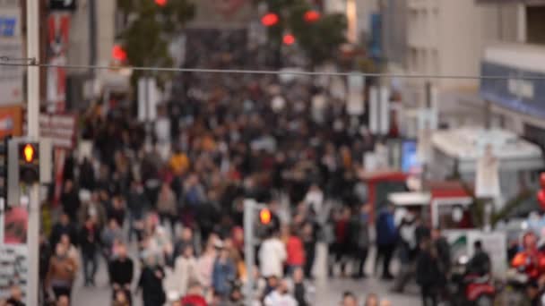 Poeple Déconcentré Sur Passage Supérieur Attendant Feu Vert — Video