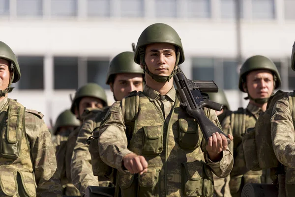 Turečtí vojáci vojenská chůze — Stock fotografie