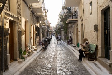 Pyrgi Chios Adası Geece 'den sokak manzarası.