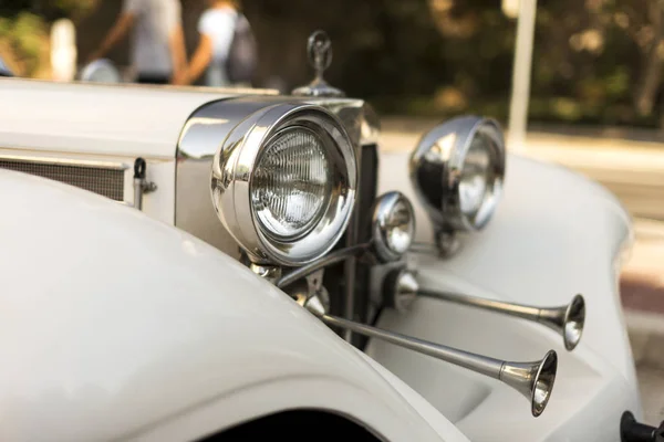 Vista frontal de um Legado do Patrimônio Mercedes 500K de 1936 . — Fotografia de Stock