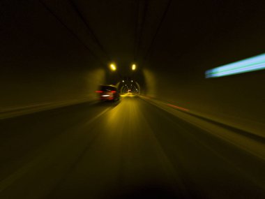 Tünelde Hız.