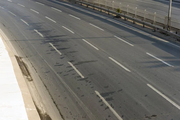 Camino vacío con 4 carriles . — Foto de Stock