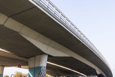 Kentsel otoyol köprüsü