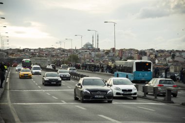 İstanbul Türkiye'den manzara. Eminönü köprüsü dahil.