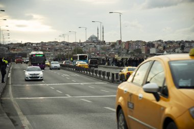 İstanbul Türkiye'den manzara. Eminönü köprüsü dahil.