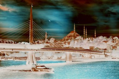 İstanbul Eminönü'nde Unkapanı Metro köprüsü ve Süleymaniye Camii