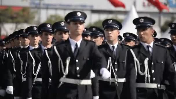 Izmir Turkije Oktober 2019 Turkse Politie Zwart Uniform Loopt Lockstep — Stockvideo