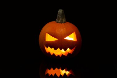 Fener Jack, siyah bir arkaplanda izole edildi..