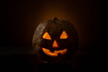 Fener Jack, siyah bir arkaplanda izole edildi..