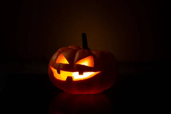 Jack Lantern Isoliert Auf Schwarzem Hintergrund Mit Licht Inneren — Stockfoto