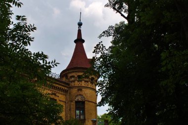 Antik peri evinin kulesi