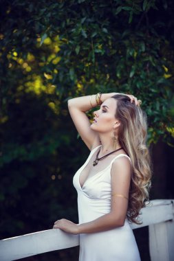 Boho tarzı kız güzellik portresi