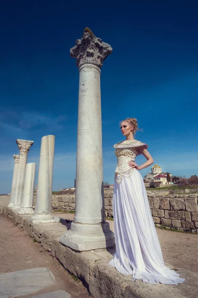 Donna Splendida Abito Moda Stilizzato Chersonese Crimea — Foto Stock