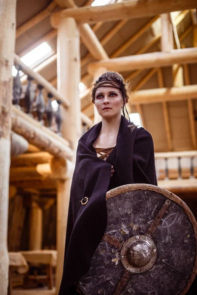 Femme Viking Vêtue Costume Guerrier Traditionnel Des Temps Anciens Amazon — Photo