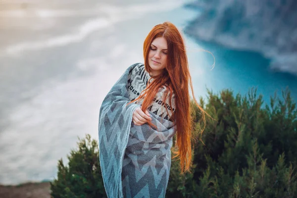 Beautiful Redhead Young Woman Freckles Enjoying Beauty Nature Walking Sea — Stock Photo, Image