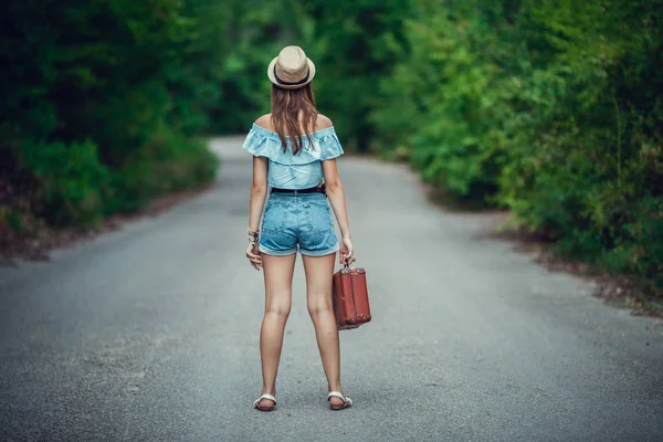 Young beautiful Asian woman in hippy style. — Stock Photo, Image