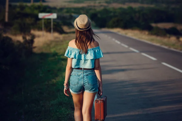 Joven hermosa mujer asiática en estilo hippy . —  Fotos de Stock