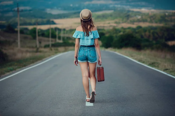 Joven hermosa mujer asiática en estilo hippy . —  Fotos de Stock