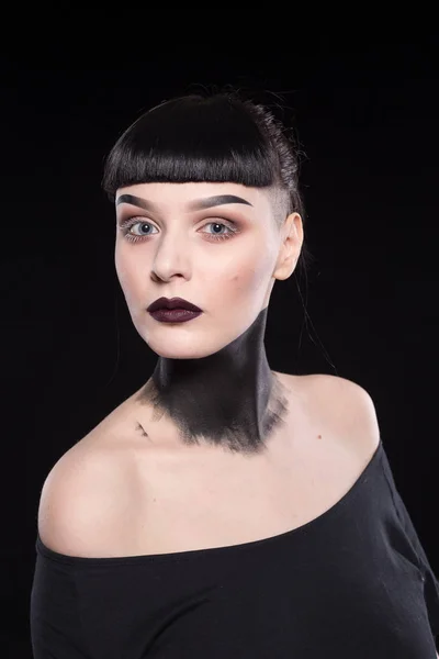 High Fashion Model Girl Portrait with Trendy gothic Black make-up. — Stock Photo, Image