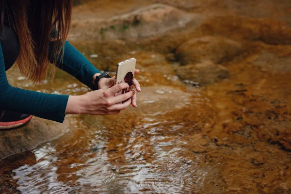 Woman Hiker Taking Photo Smart Phone Mountain River Gadget Concept — Stock Photo, Image
