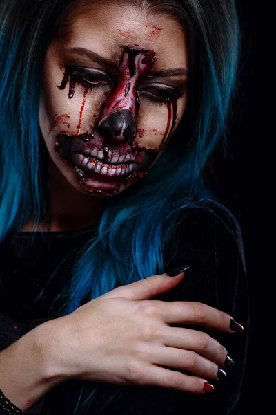 Portret Van Een Verschrikkelijk Enge Zombie Vrouw Een Halloween Feestelijke — Stockfoto