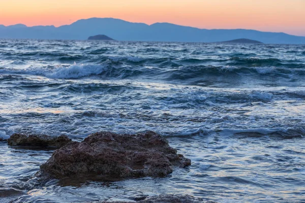 Belo Pôr Sol Mar Mediterrâneo Com Praias Selvagens Rochosas — Fotografia de Stock