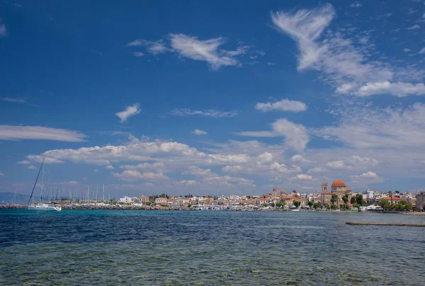 Eaux Claires Mer Méditerranée Une Belle Vue Sur Ville Egine — Photo